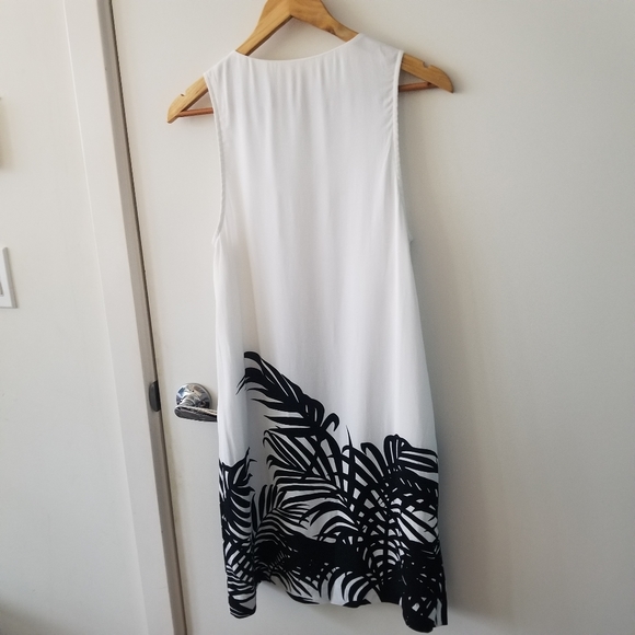 BLACK SWAN Tropical Print Tunic - Picture 3 of 7